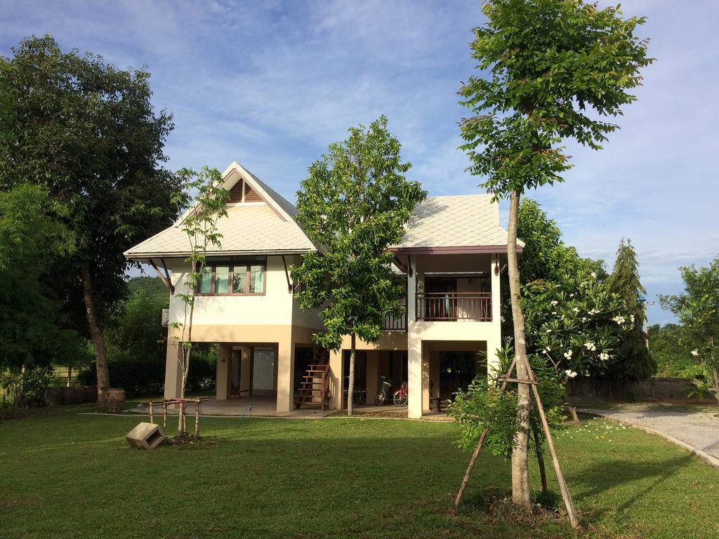 Отель Baan2Rai Канчанабури Экстерьер фото